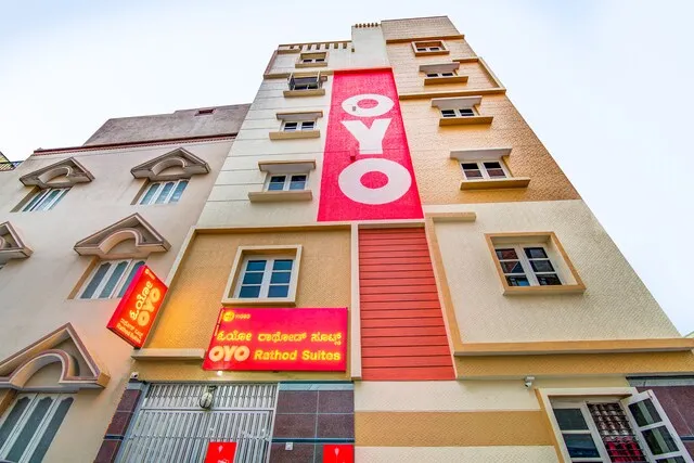 OYO 11093 Hotel Rathod Suites