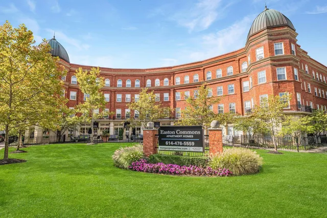 Easton Commons Apartments & Townhomes