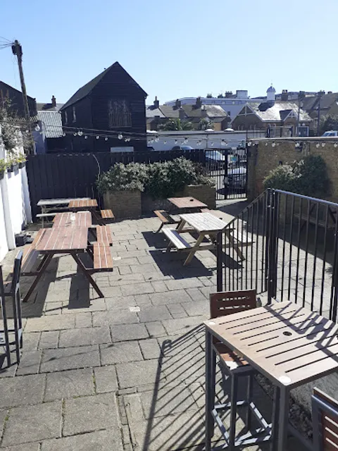 The Saxon Shore - JD Wetherspoon