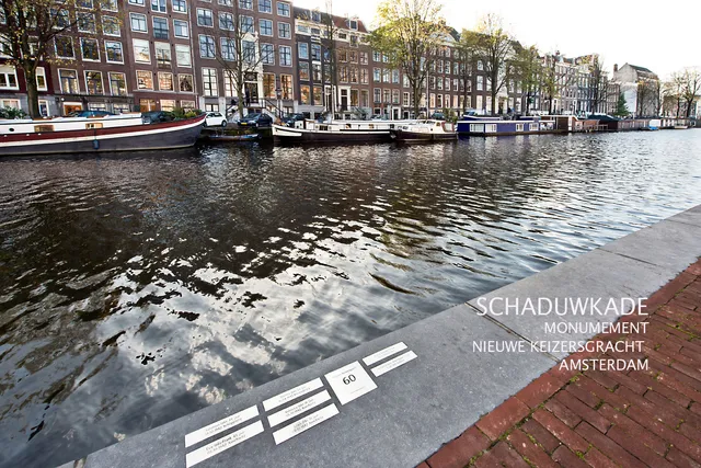 De Schaduwkade, monument