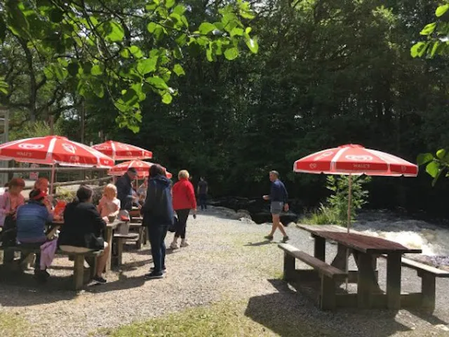 Manon's Riverside Café