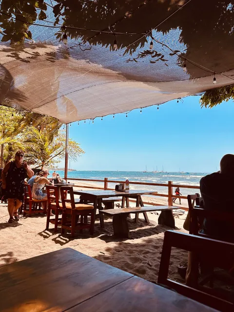 Tama Onda Beachfront Restaurant