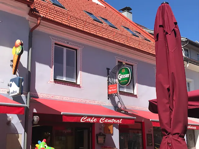 Cafe Central, Das Kaffeehaus in Neumarkt