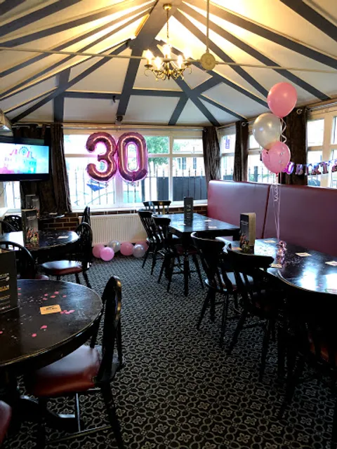 Port ‘N’ Ale - Indian Bar & Grill