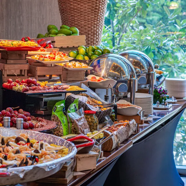 The Market (Marriott Medellín)