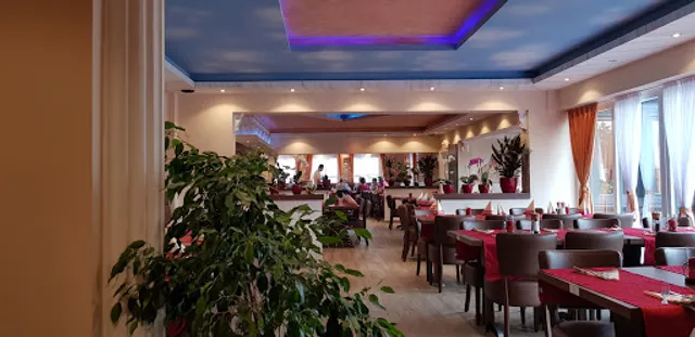 Akropolis Hotel & Restaurant