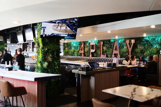 4Play Kitchen & Cocktails