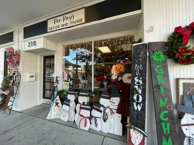 Rae Ray's Decor & More