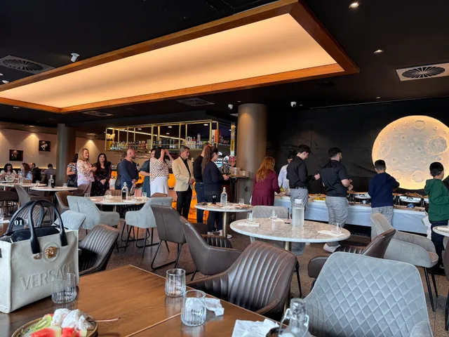 Moonlight Restaurant & Lounge