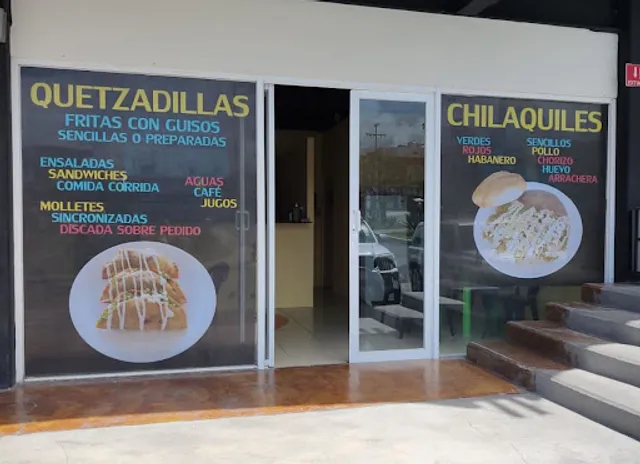 Quesadillas Fritas y Chilaquiles Quekaz-coatl