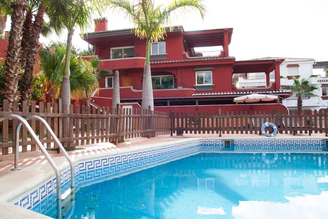 La Casa Roja - Tropical B&B