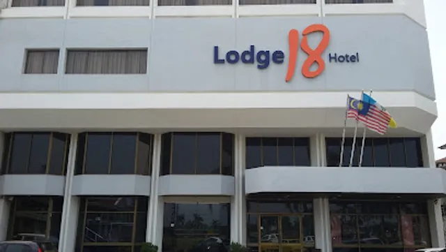 Lodge 18 Hotel