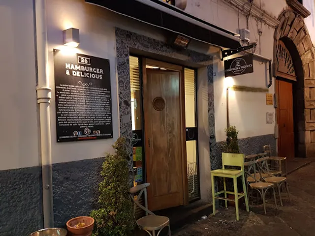 26 Hamburger & Delicious