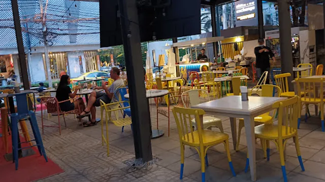 Moom Muum Park Soi 11