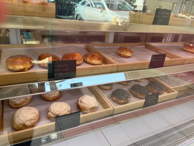 Flour Fresh Cream Donut