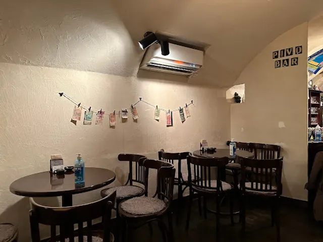 ピヴォ・バー（ＰＩＶＯＢＡＲ）