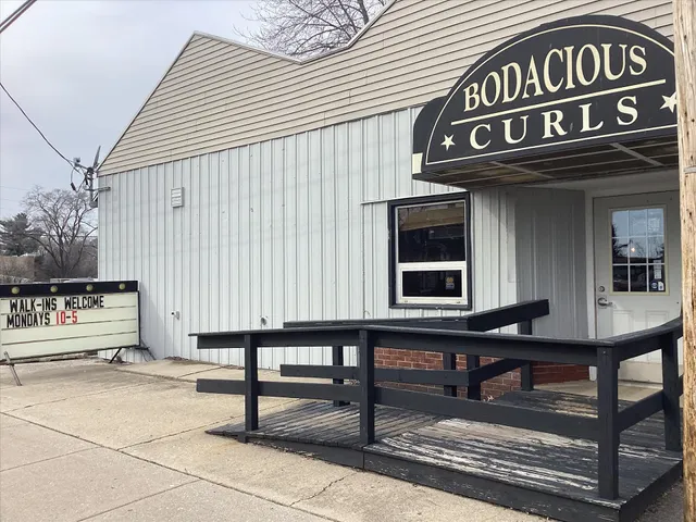 Bodacious Curls and Tanning