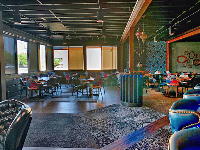 MadHouse Bar & Grill