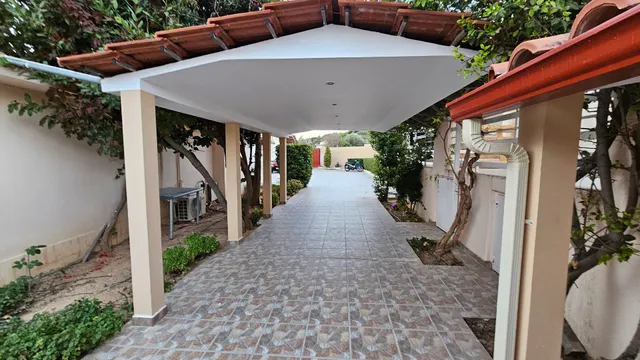 BETTY'S AIR+PORT SEA APARTMENT