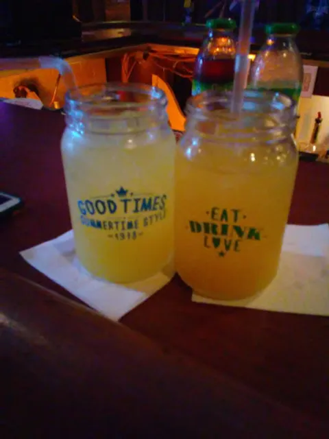 Rookies Sports Bar &