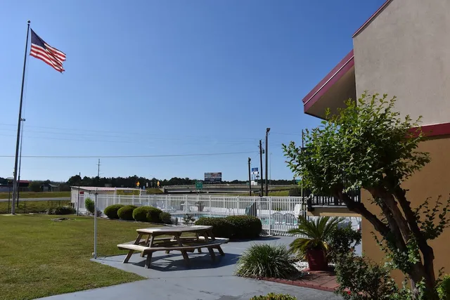 Super 8 by Wyndham Tifton