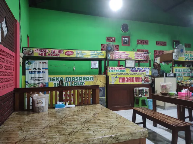 D'Jadul Ayam & Bebek Bakar