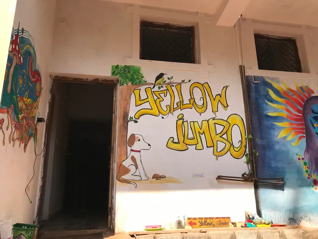 Yellow Jumbo beachside Hostel Anjuna