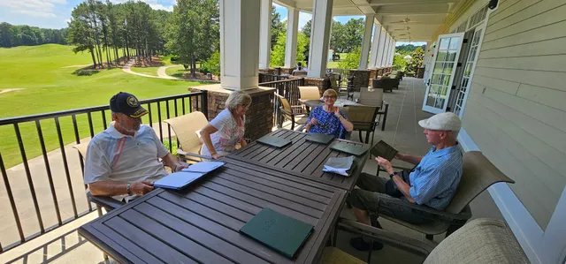 Cobblestone Park Restaurant and Bar