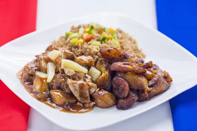 Le Petit París Plaza Dorada