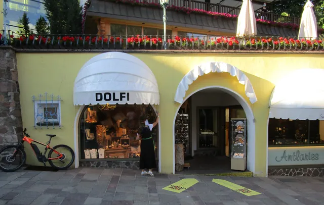 Dolfi Shop - Artigianato Gardenese