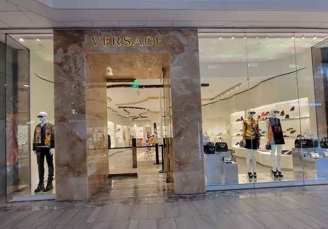VERSACE