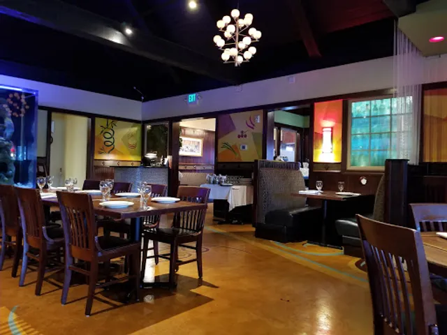 Silver Spoon Thai Restaurant & Bar