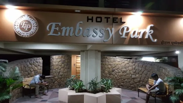 hotel embassy park