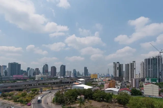 Cozy at 9 Room and Kitchen