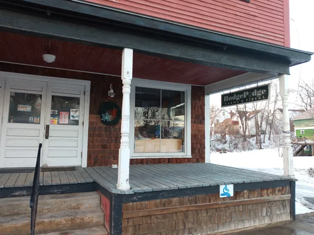 Hodgepodge Yarns & Fibers