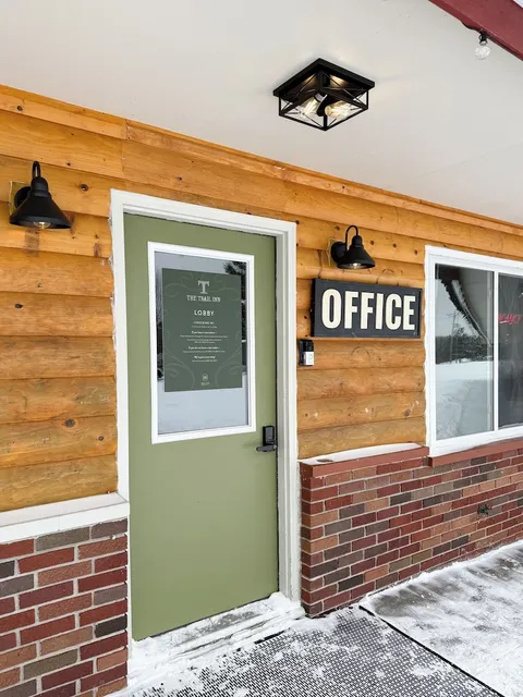 The Trail Inn (formerly Knollwood Inn)