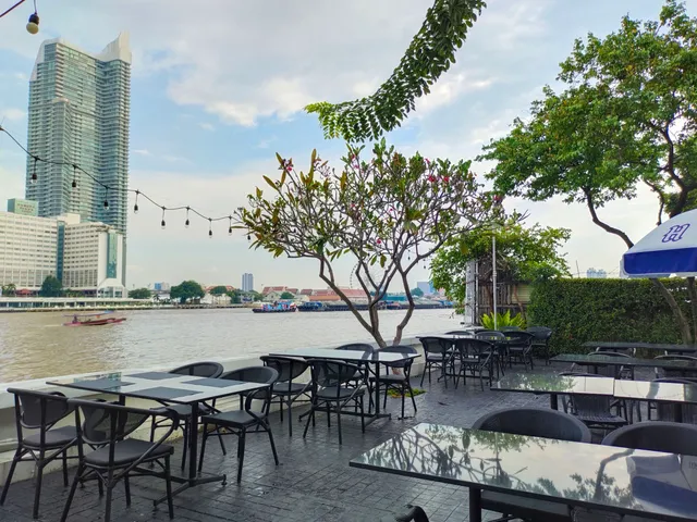 Away Bangkok Riverside Kene