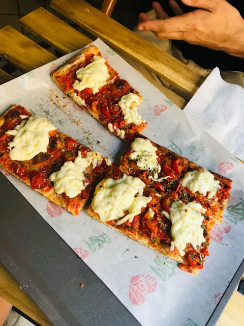 Pizzeria Del Secolo - Boccione Pizza A Pezzi