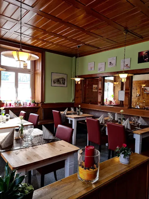 Hotel Restaurant Pizzeria Linde Pino & Jesus