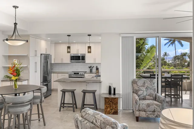 The Palms at Wailea 2204