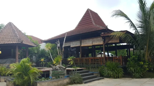 Exotic Komodo Hotel