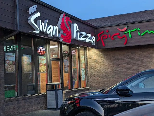 Red Swan Pizza - Saskatoon East
