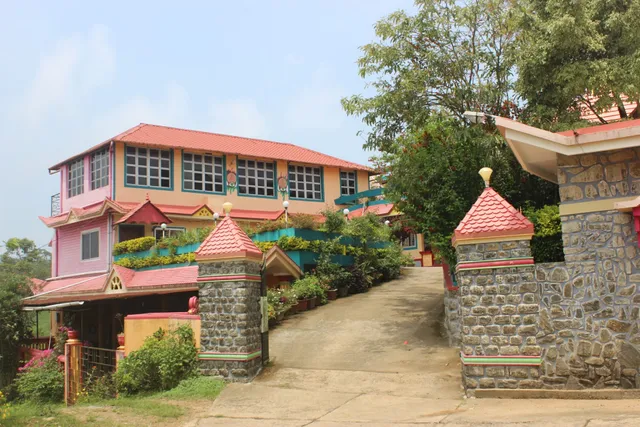 Dream Land Hill Residency