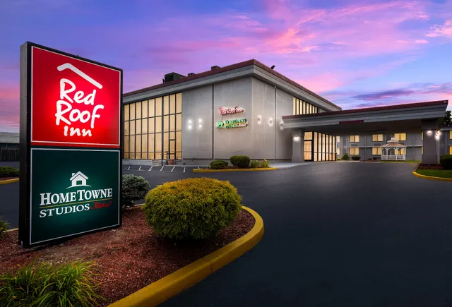 HomeTowne Studios Painted Post