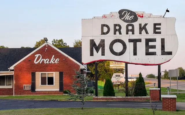 Drake Motel