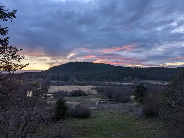 Waikiki Springs Trailhead