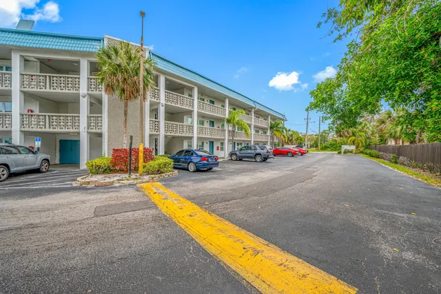 KC Flats Apartments, a Palm Communities Property