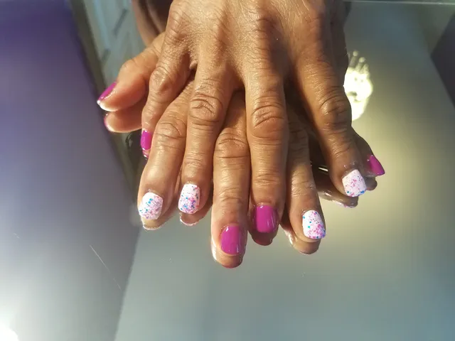 Luminous Nails and Spa