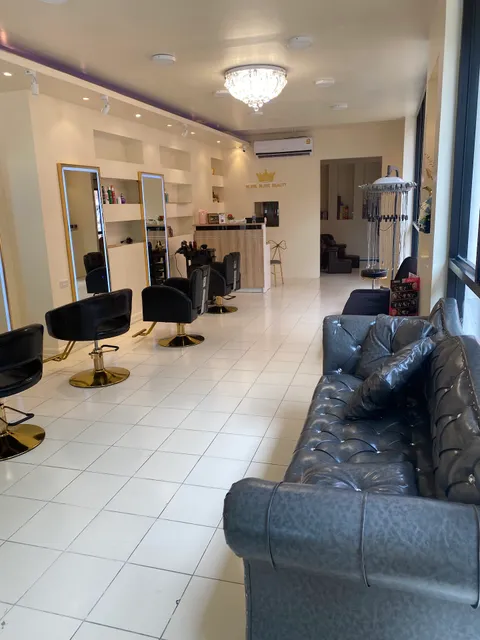 Blink Blink Beauty 发源地理发店สาขา1