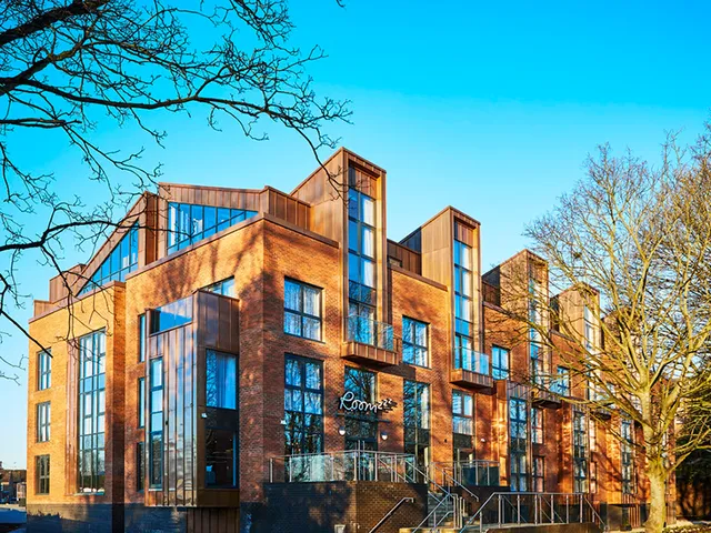 Roomzzz Aparthotel York City